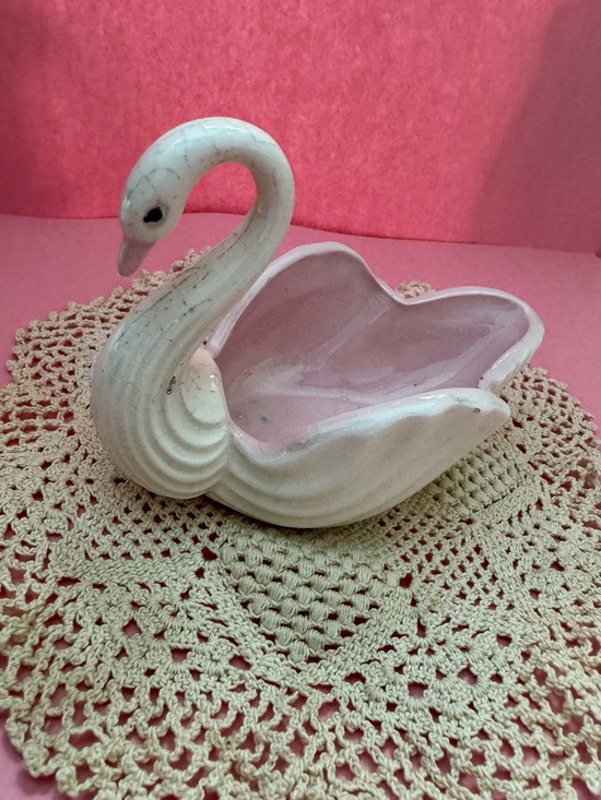 Other - Vintage Swan Ceramic Bowl in Soft Pink and White